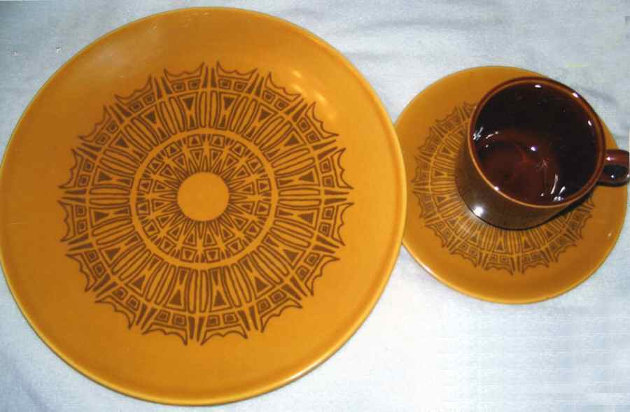 HLC3170 Flat Cup & Saucer Set by Homer Laughlin -1