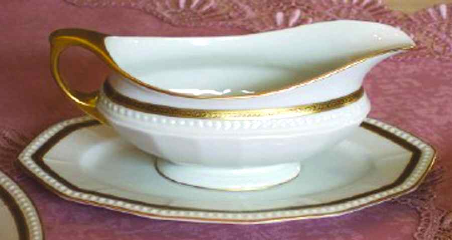 2461 Gravy Boat with Attached Underplate by Hutschenreuther-1