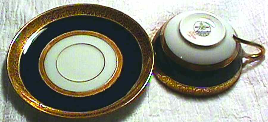 717014 Flat Cup & Saucer Set by Hutschenreuther-1