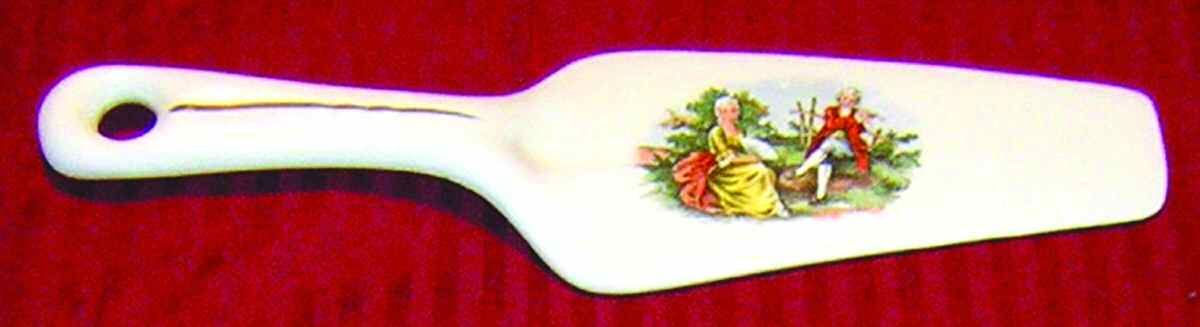 HLC3172 Solid Ceramic Pie/Cake Server by Homer Laughlin -1