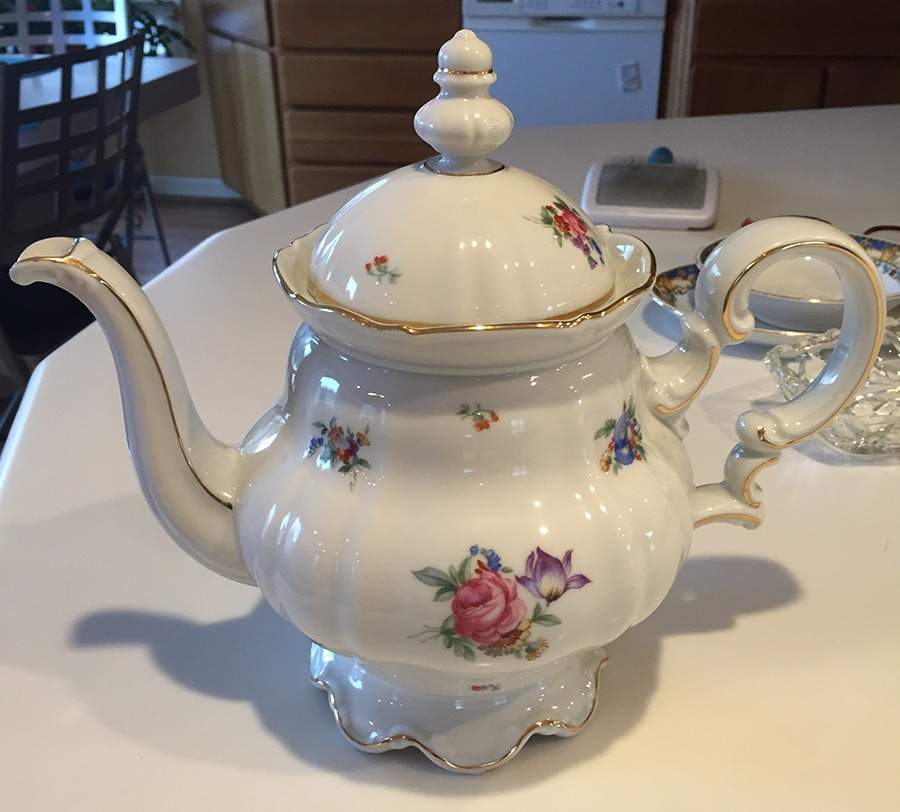 7823 Teapot & Lid by Hutschenreuther-1