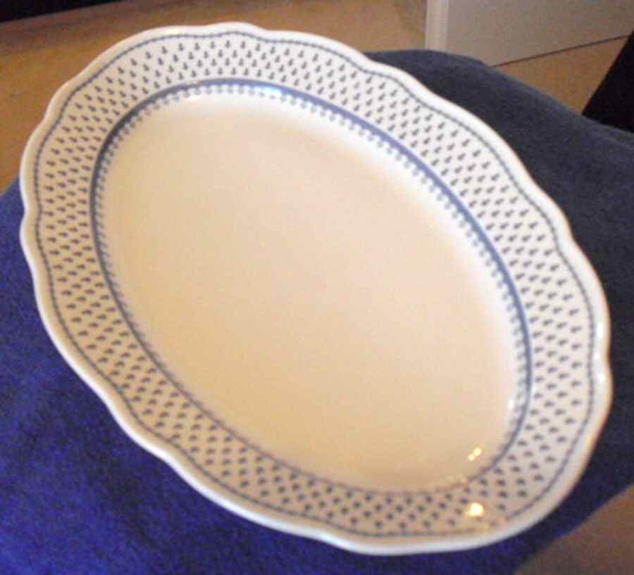 13917 13" Oval Serving Platter by Hutschenreuther-1