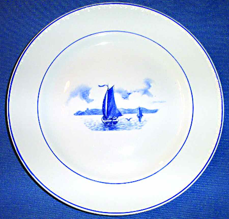 HLC3551 Dinner Plate by Homer Laughlin -1