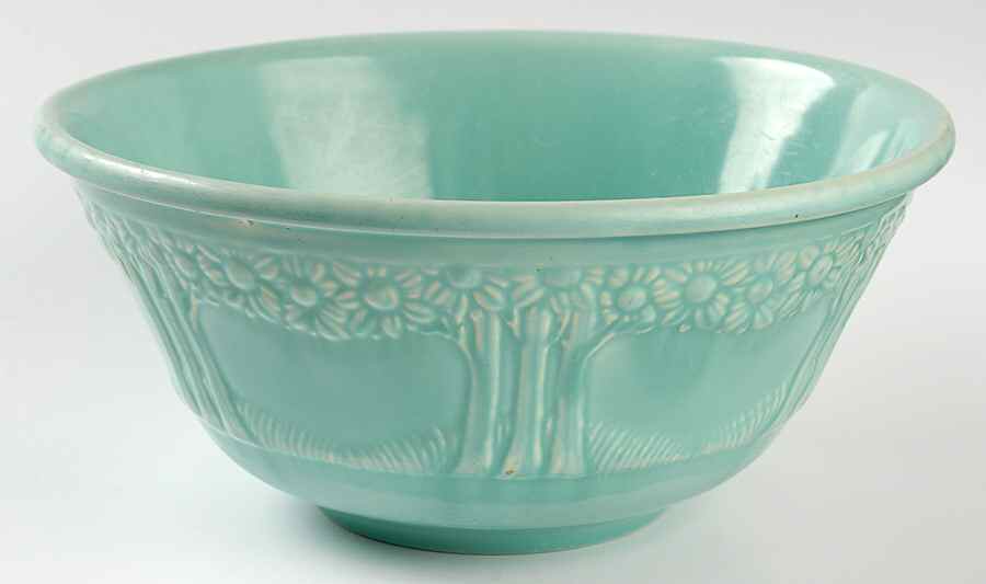 Appletree Green 9" Mixing Bowl by Homer Laughlin -1