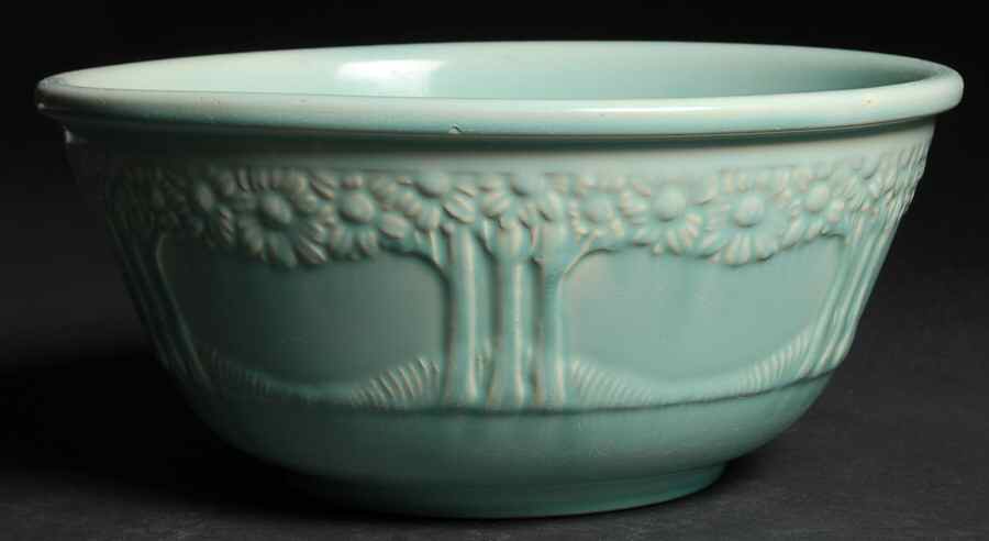 Appletree Green 9" Mixing Bowl by Homer Laughlin -1