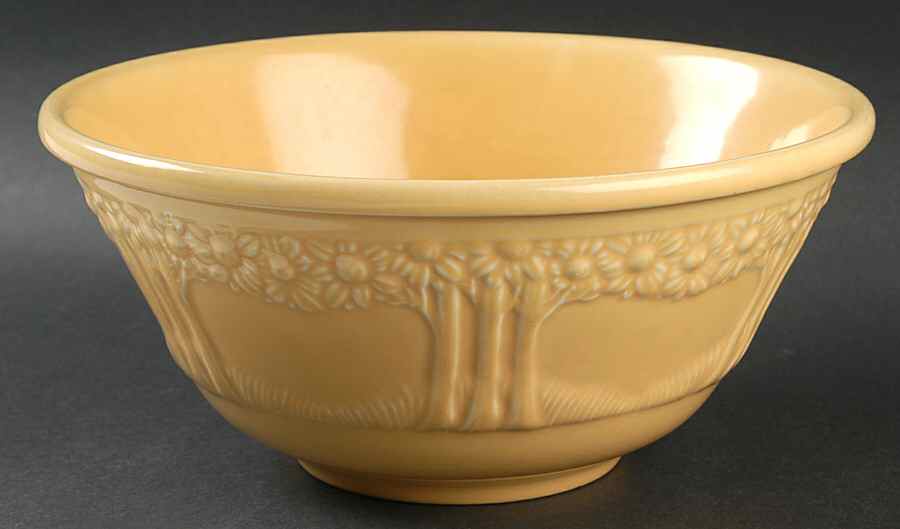 Appletree Yellow 9" Mixing Bowl by Homer Laughlin -1