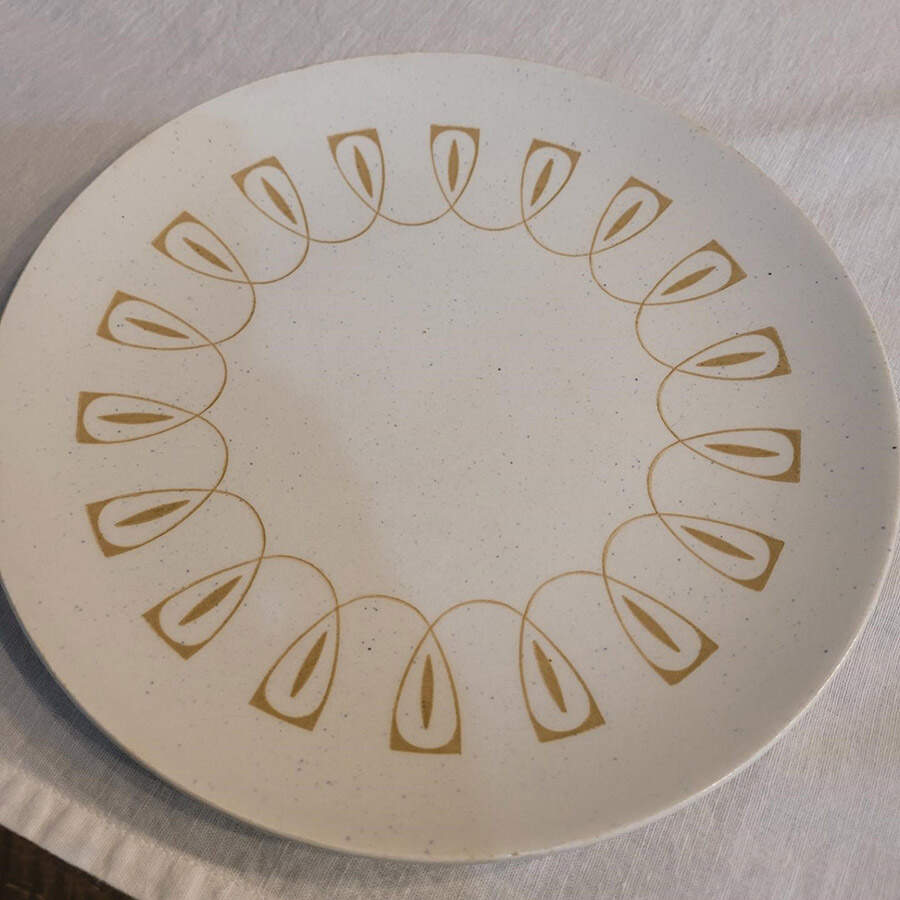 Flourish Dinner Plate by Harmony House China-1
