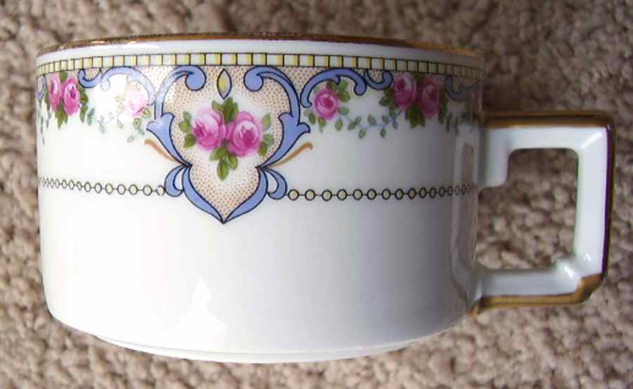 70366 White Flat Cup by Heinrich - H&C-1