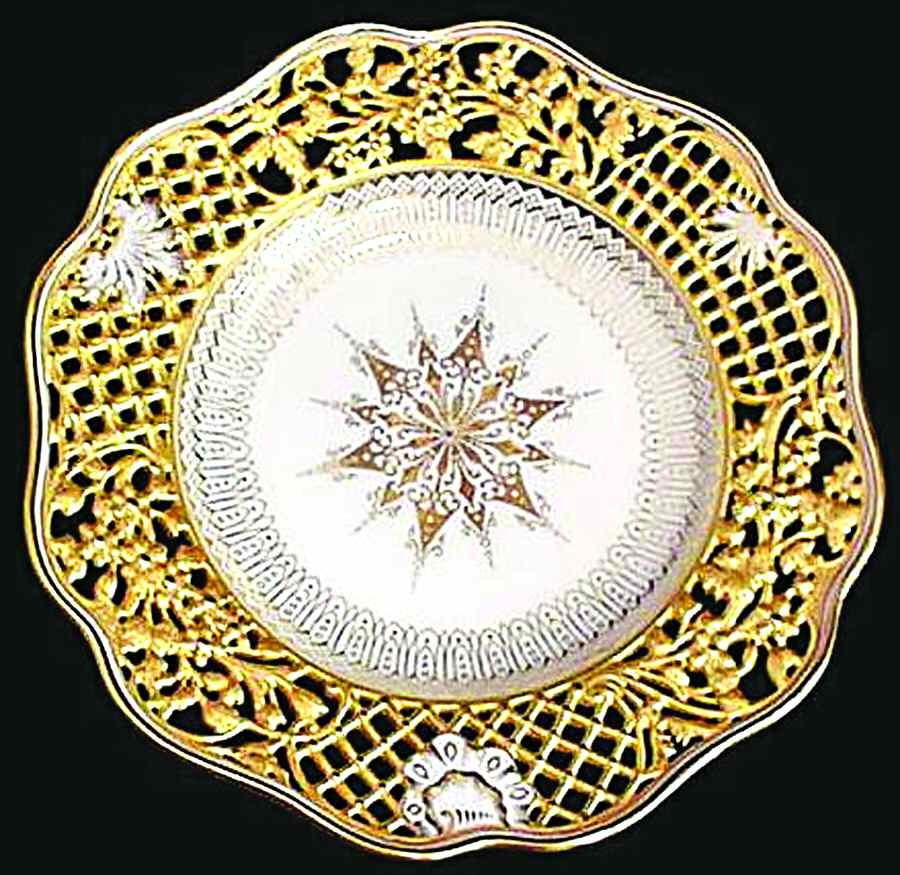 HUT1498 Dinner Plate by Hutschenreuther-1