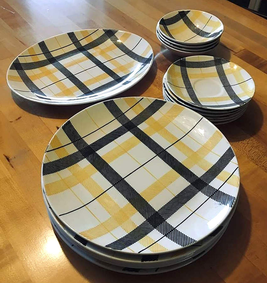 HLC2490 Dinner Plate by Homer Laughlin -1