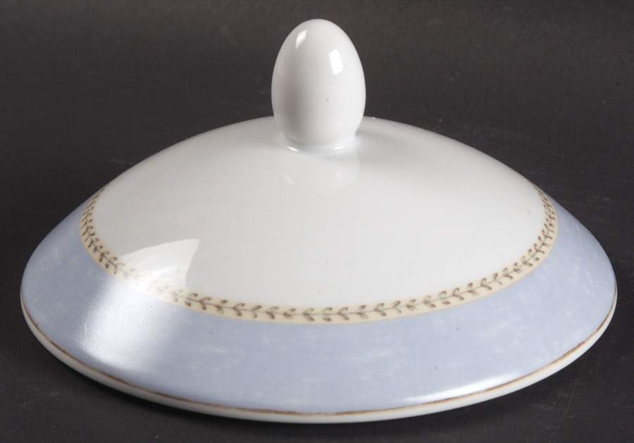 Enchanted Garden Lid for Round Vegetable by Heritage Mint-1