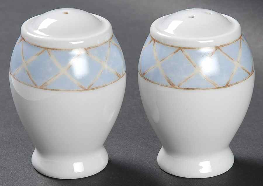 Enchanted Garden Salt & Pepper Set by Heritage Mint-1