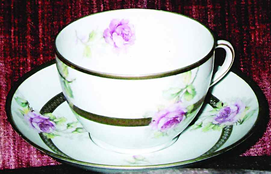 HGO6 Flat Cup & Saucer Set by Hamburger-1
