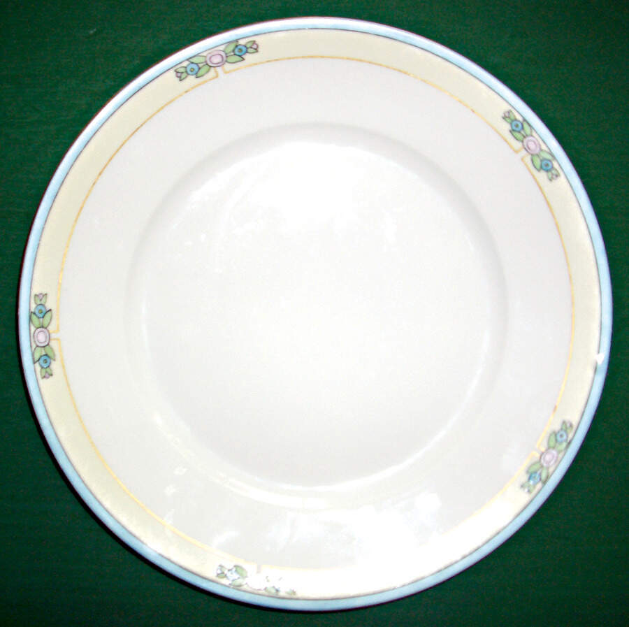 HUT1514 Dinner Plate by Hutschenreuther-1