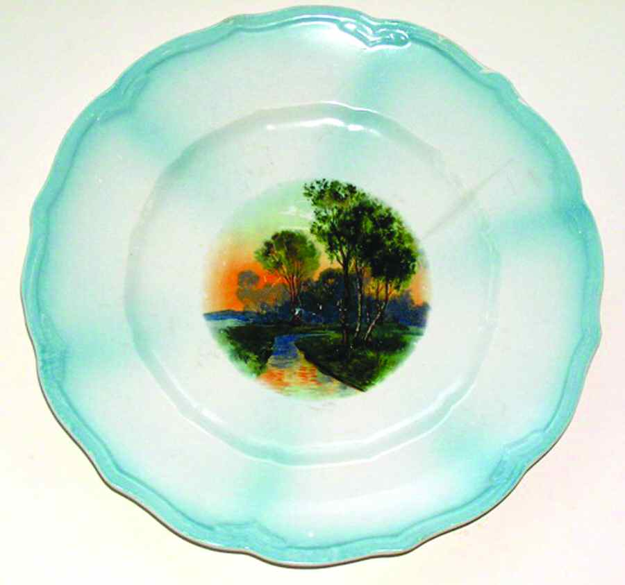 HRW13 Dinner Plate by HR Wyllie-1