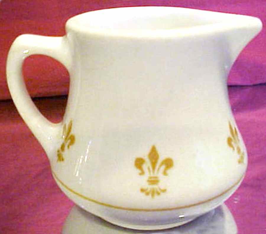 HLC2498 Creamer by Homer Laughlin -1