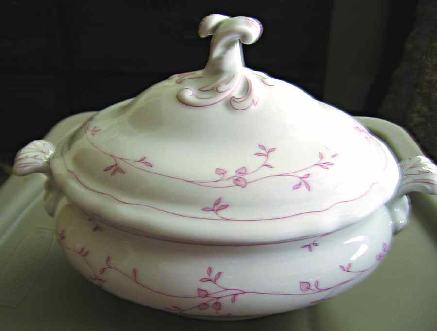 HUT1526 Round Covered Vegetable by Hutschenreuther-1