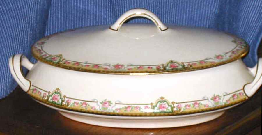 E2015 Oval Covered Vegetable by Homer Laughlin -1