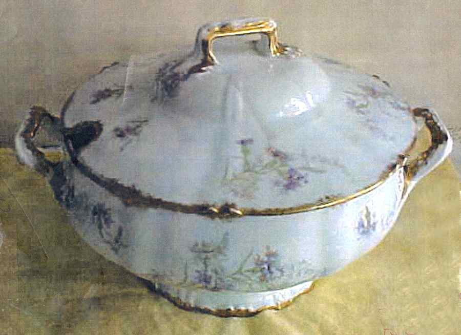 Schleiger 605-1 Tureen &  Lid by Haviland-1