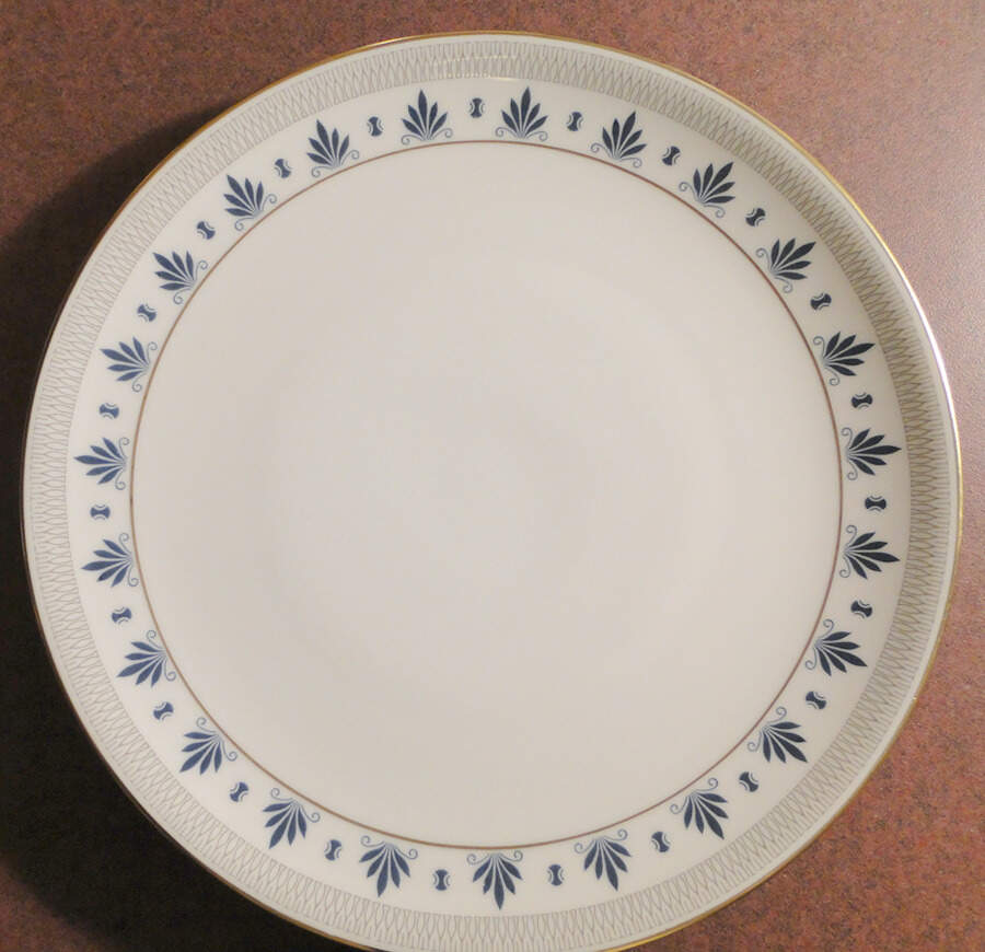 04661 Dinner Plate by Hutschenreuther-1