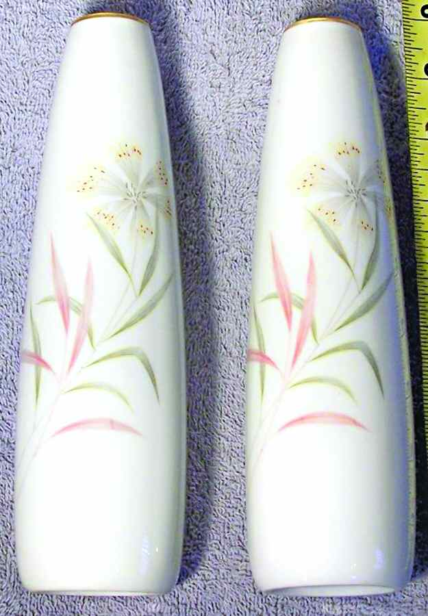 8695 8" Vase by Hutschenreuther-1