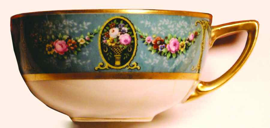 HUT1552 Flat Cup by Hutschenreuther-1