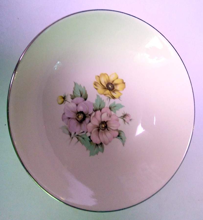RY188 8" Round Vegetable Bowl by Homer Laughlin -1