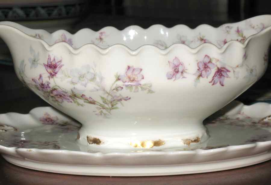 Schleiger 91-5 Gravy Boat with Attached Underplate by Haviland-1
