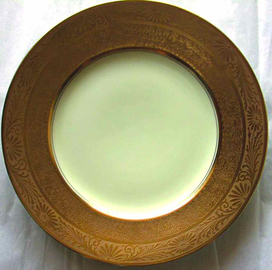 HUT1605 Service Plate (Charger) by Hutschenreuther-1