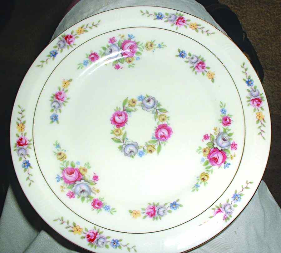 HCZ114 Dinner Plate by Haas-Czjzek Coronado-1