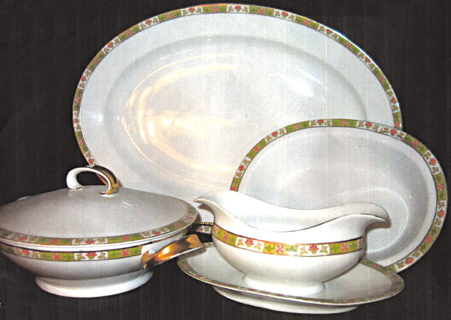 HC954 Gravy Boat with Attached Underplate by Heinrich - H&C-1