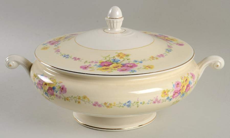 HLC2526 Round Covered Vegetable by Homer Laughlin -1