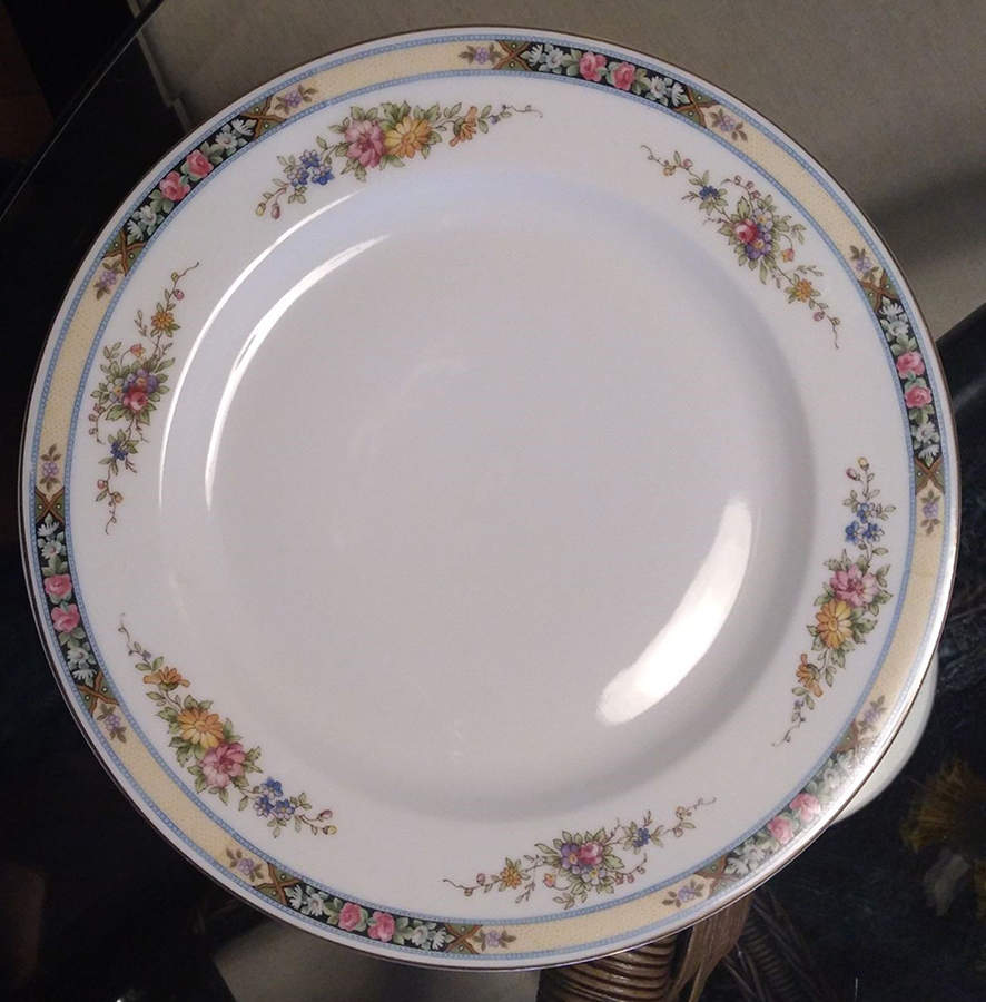 HC956 Dinner Plate by Heinrich - H&C-1