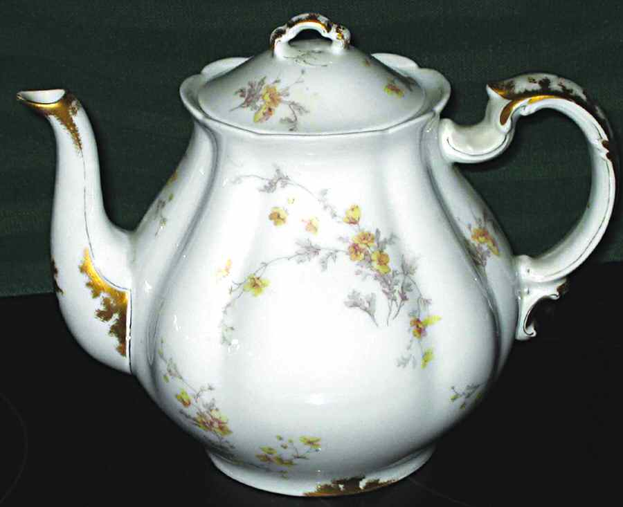 Schleiger 670-7 Teapot & Lid by Haviland-1