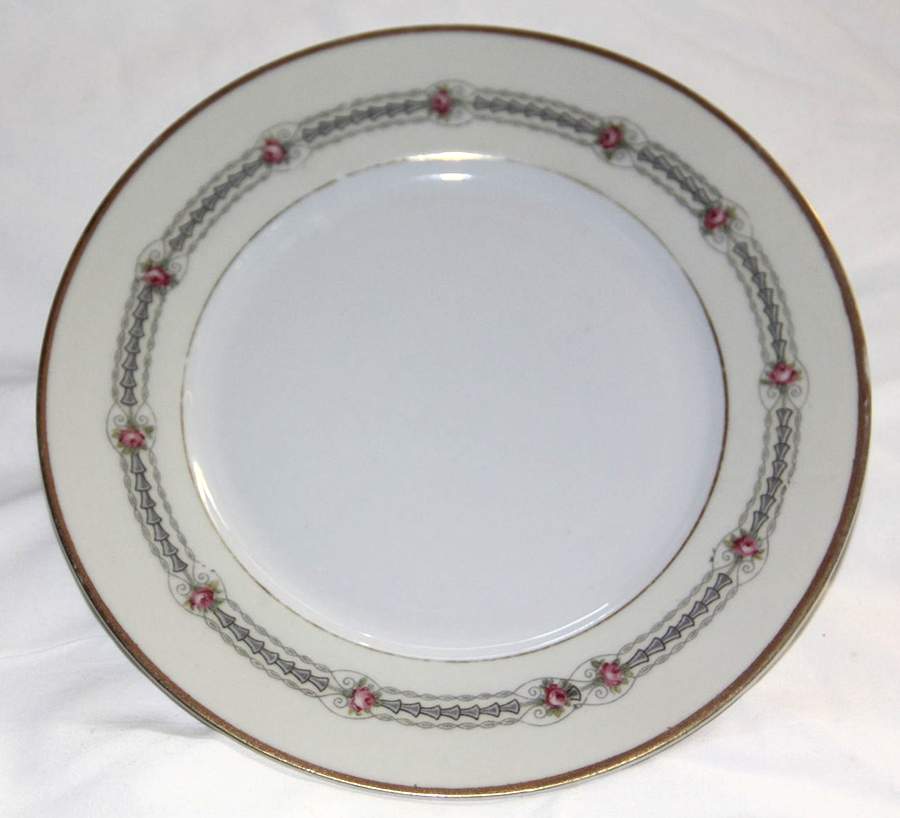 HUT1636 Bread & Butter Plate by Hutschenreuther-1