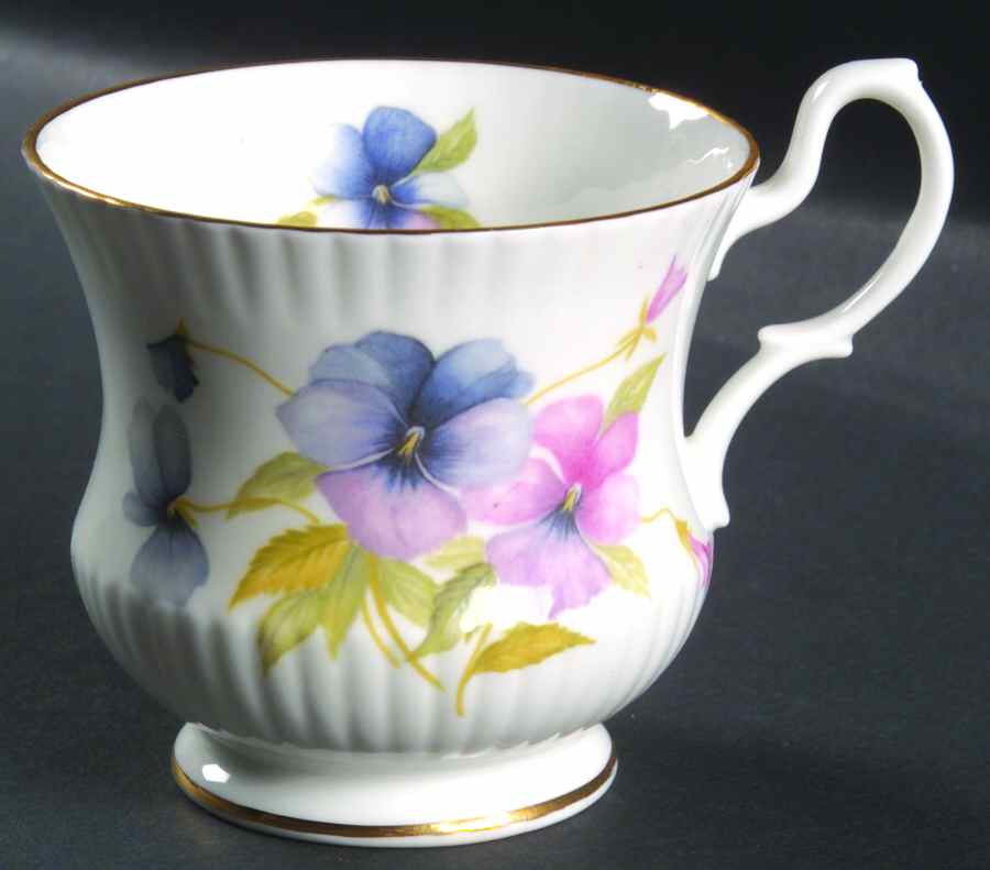 HHP1 Footed Cup by Hampshire Hall-1