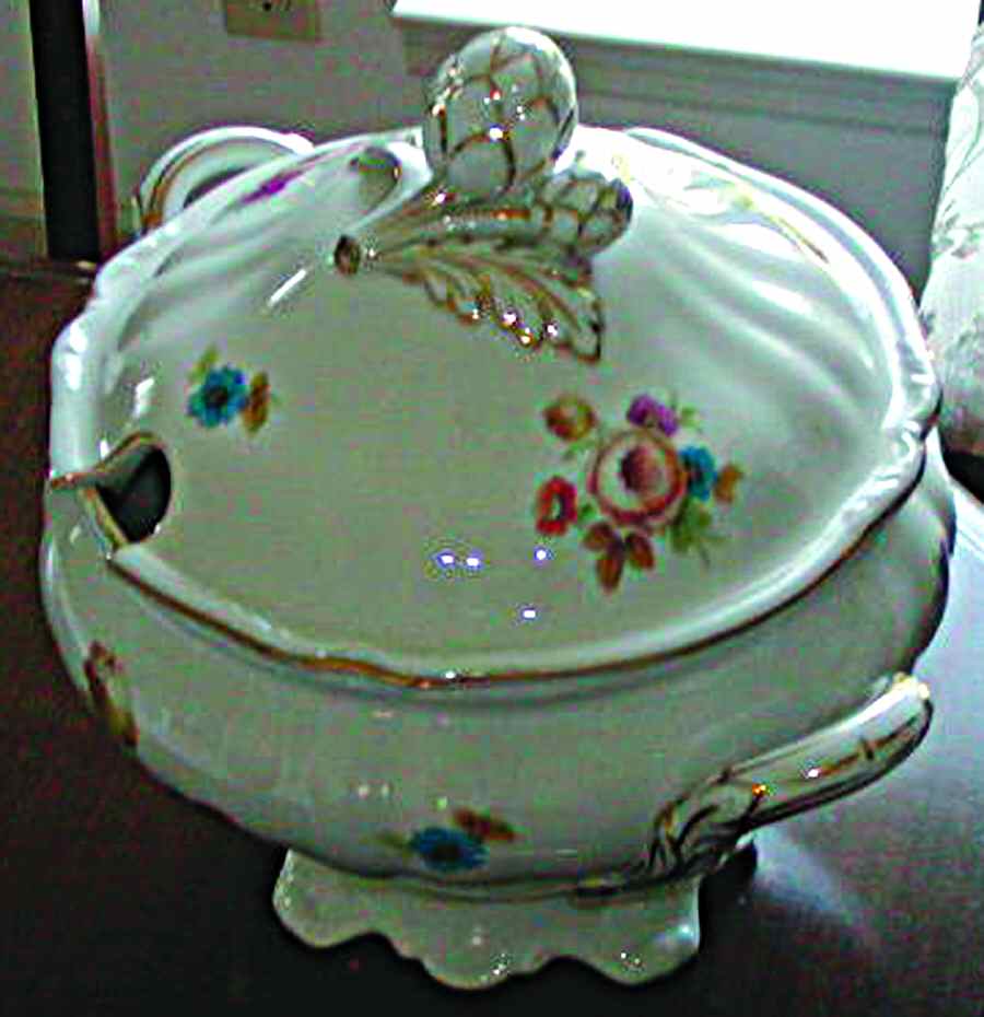 18953 Tureen &  Lid by Hutschenreuther-1