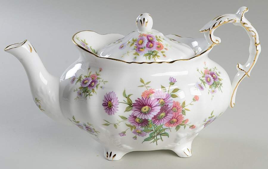 4149 (Scalloped) Teapot & Lid by Hammersley-1
