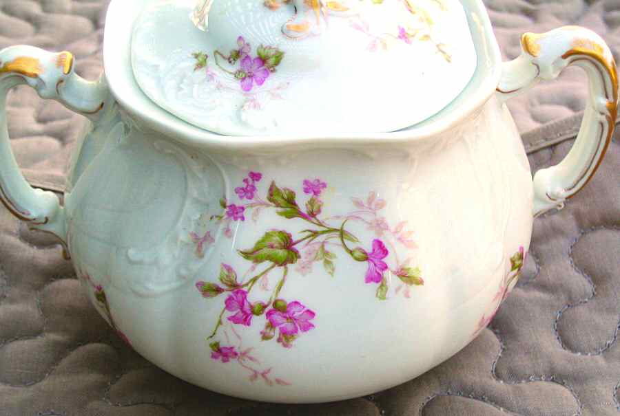 Schleiger 904-3 Sugar Bowl & Lid by Haviland-1