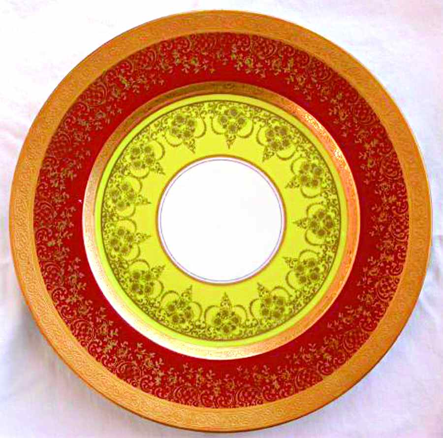 HUT1658 Dinner Plate by Hutschenreuther-1