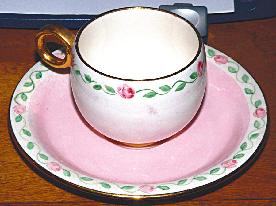 LS-AD 12 Flat Cup & Saucer Set by Homer Laughlin -1