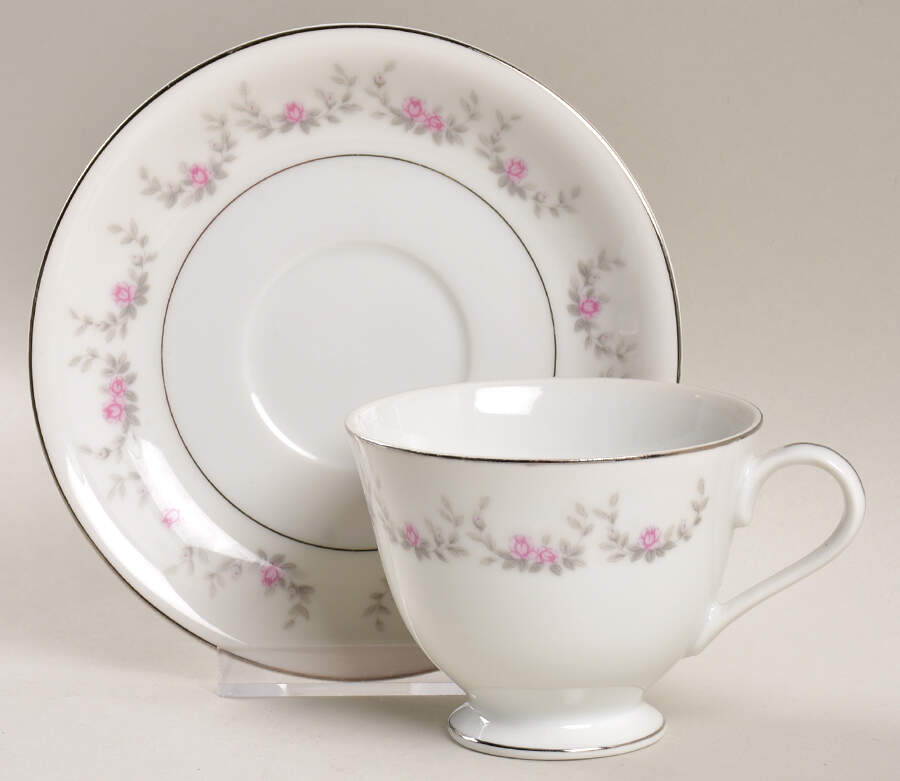 Suzette Footed Cup & Saucer Set by Hara-1