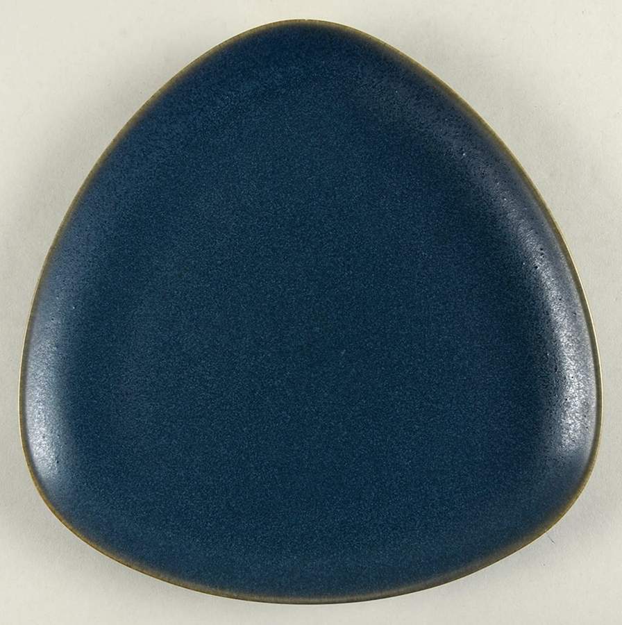 Nilsson Triangular Salad Plate by Hoganas Keramiks-1