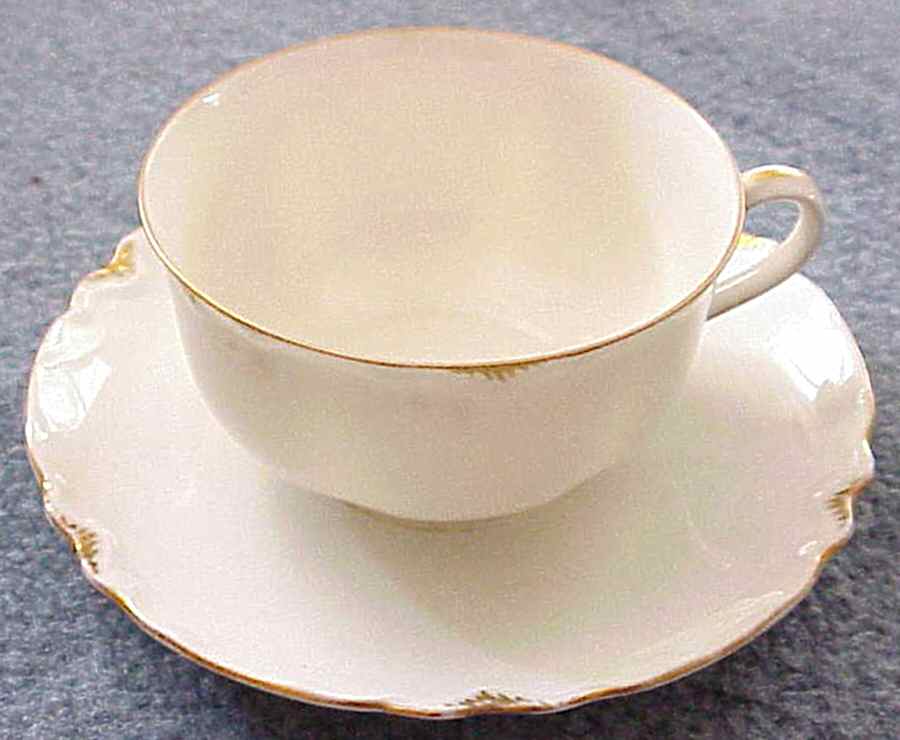 HAB89 Flat Cup & Saucer Set by Habsburg-1