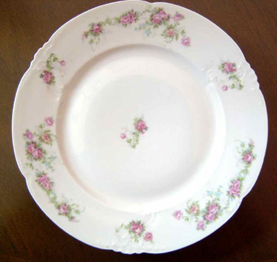 HAB90 Dinner Plate by Habsburg-1