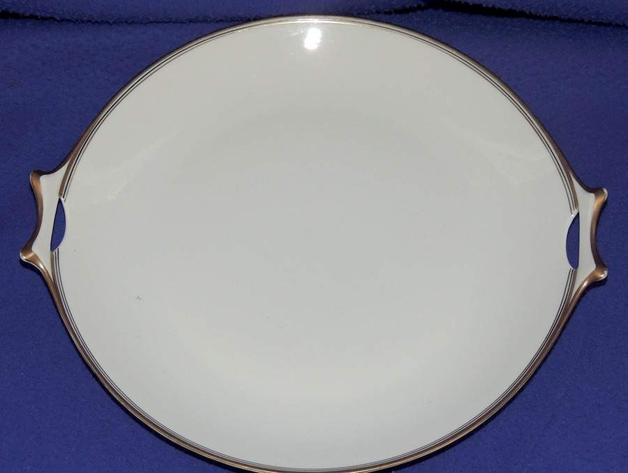3211 Handled Cake Plate by Hutschenreuther-1