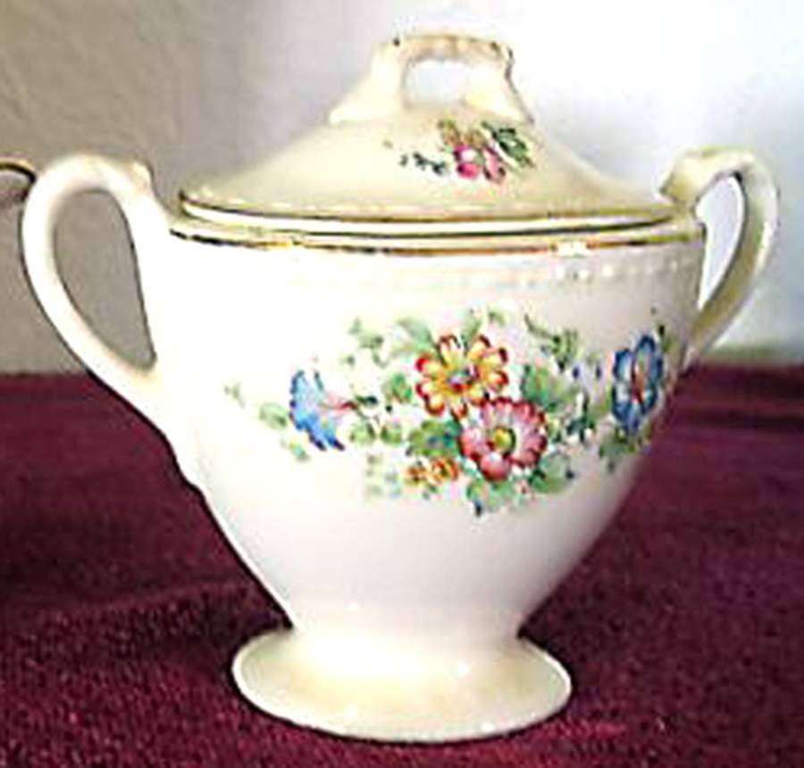 HLC2564 Sugar Bowl & Lid by Homer Laughlin -1