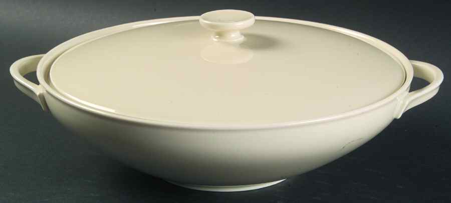 Hc994 Round Covered Vegetable by Heinrich - H&C-1