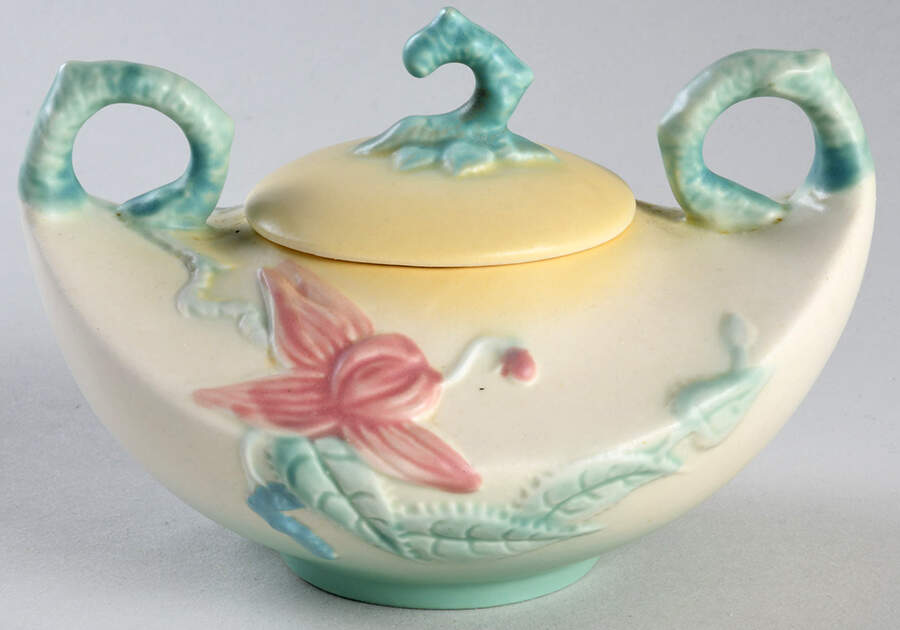 Woodland-Harvest Yellow (W Series) Sugar Bowl & Lid by Hull-1
