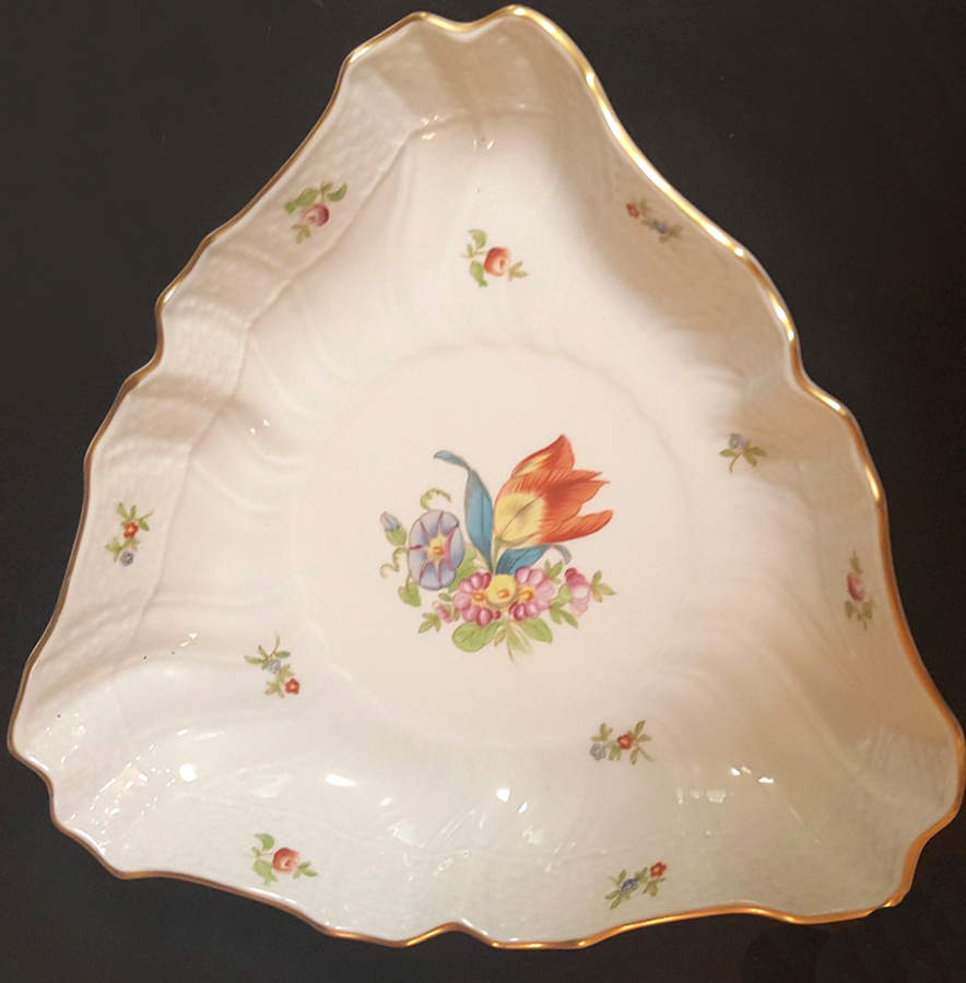 HER59 Triangular Vegetable Bowl by Herend-1